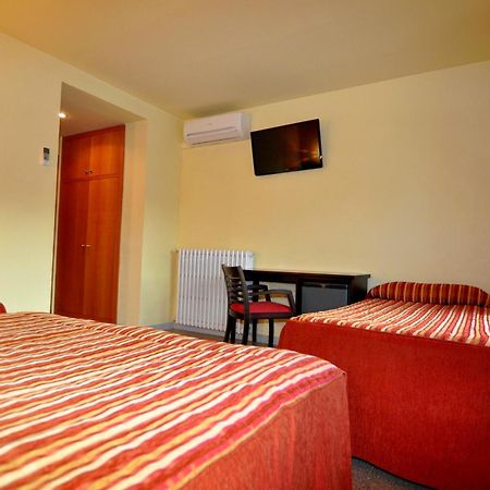 Hotel Sole Pobla de Segur Luaran gambar