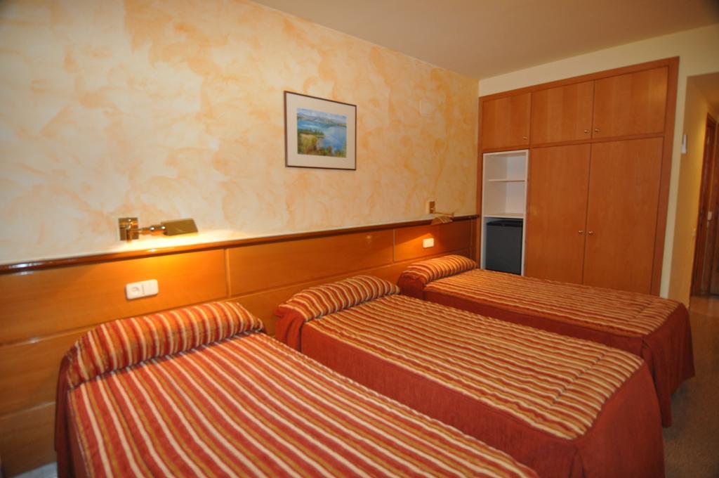 Hotel Sole Pobla de Segur Bilik gambar