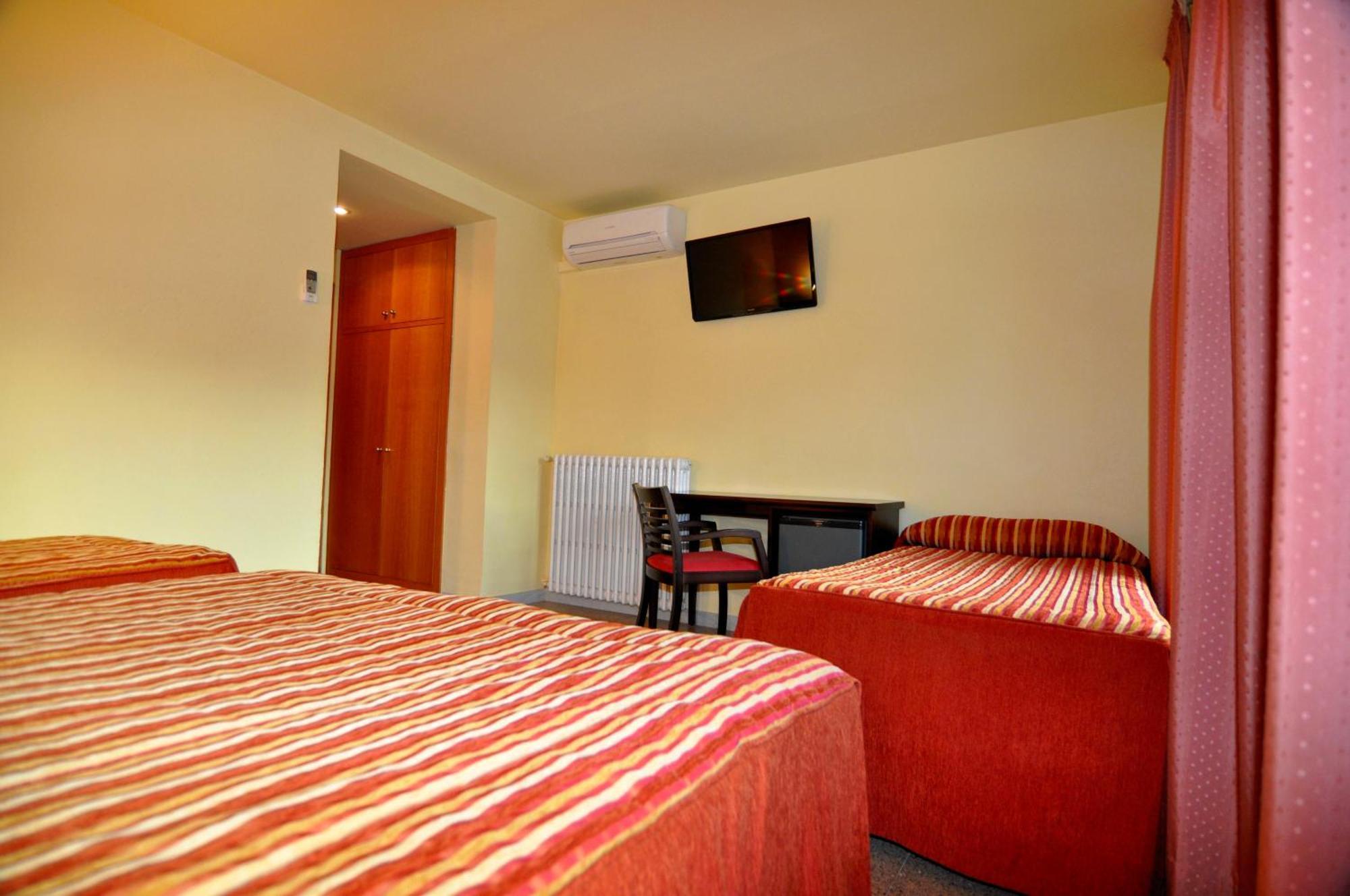 Hotel Sole Pobla de Segur Luaran gambar