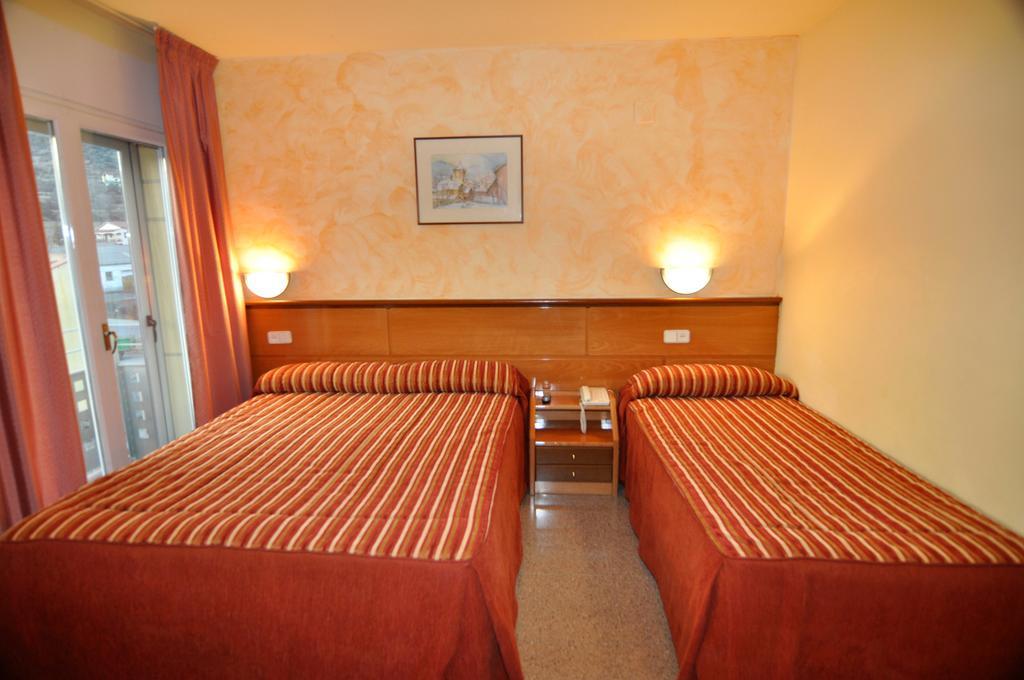 Hotel Sole Pobla de Segur Bilik gambar