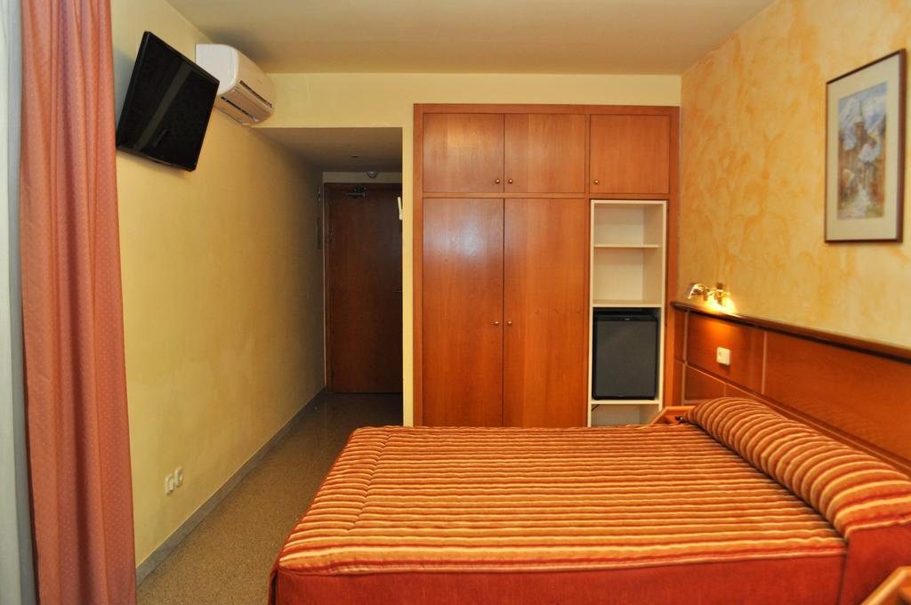 Hotel Sole Pobla de Segur Bilik gambar