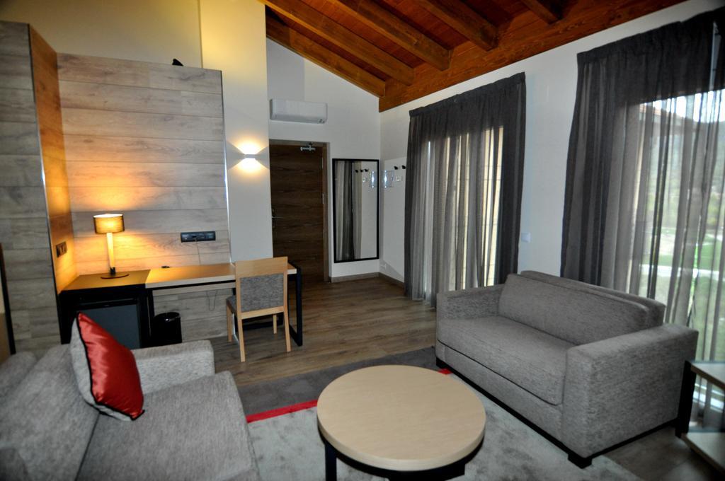 Hotel Sole Pobla de Segur Bilik gambar
