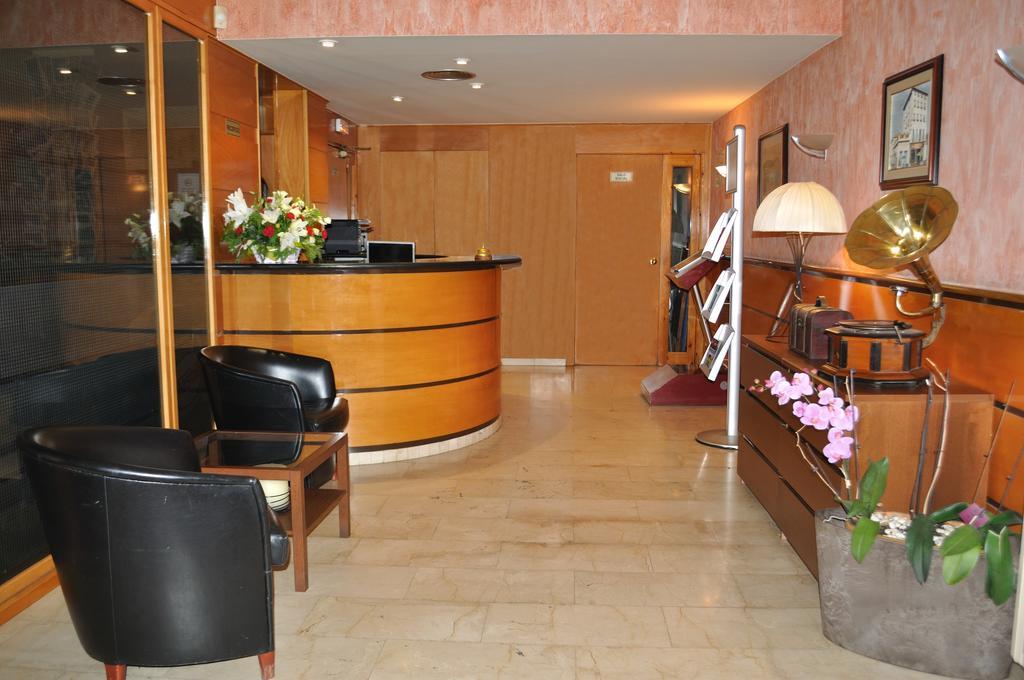 Hotel Sole Pobla de Segur Luaran gambar